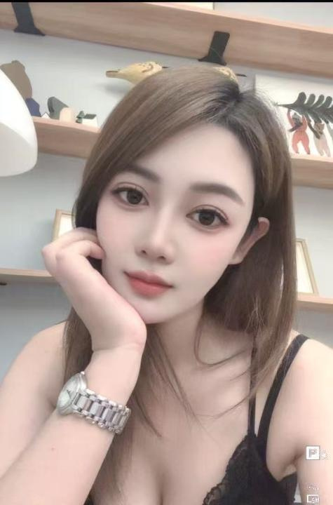 成都武侯天府美女知夏