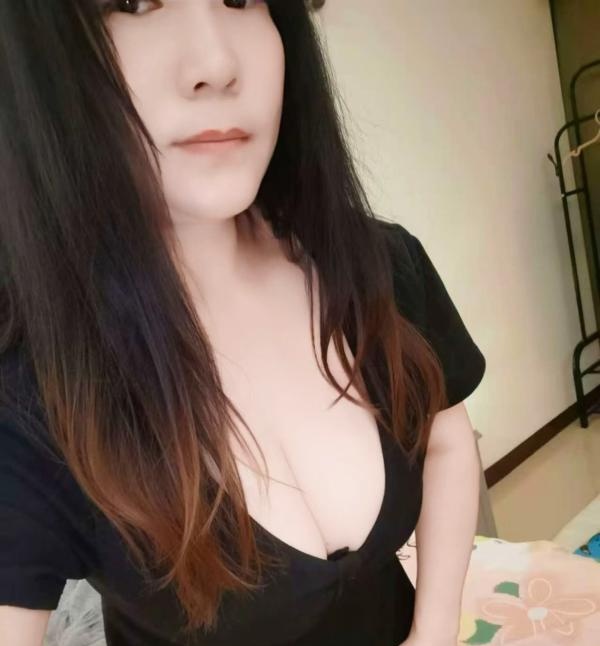 虎丘大胸口爆玲儿