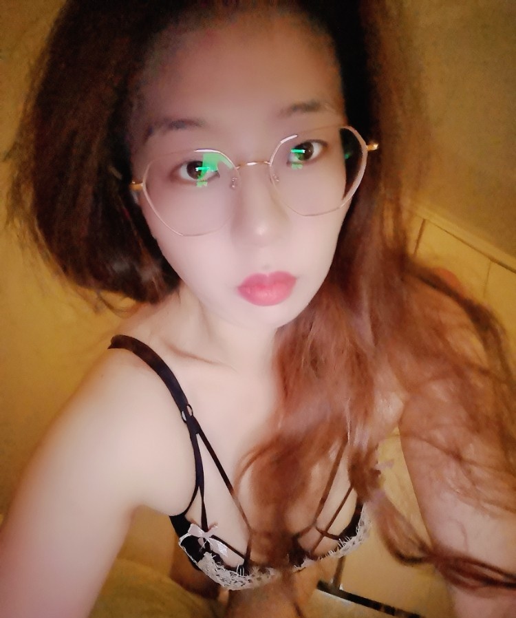 二刷骚气眼镜妹鱼儿