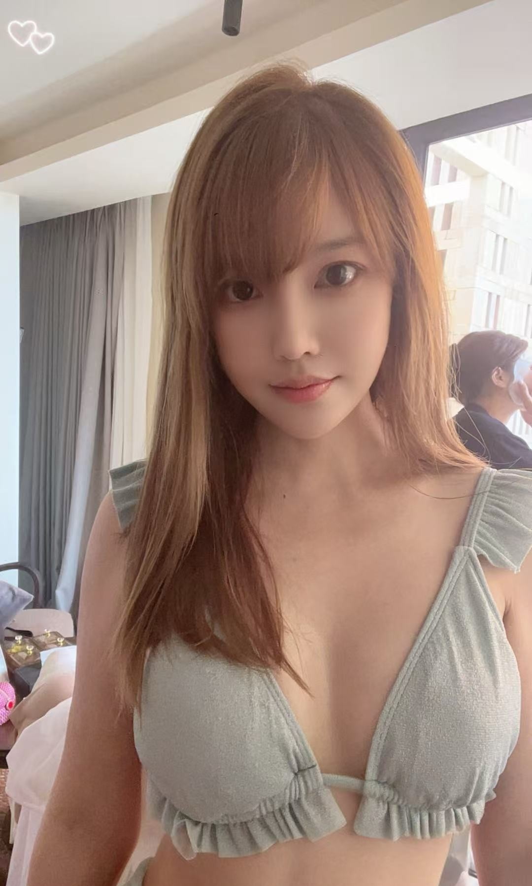 肤白颜值诗诗老师