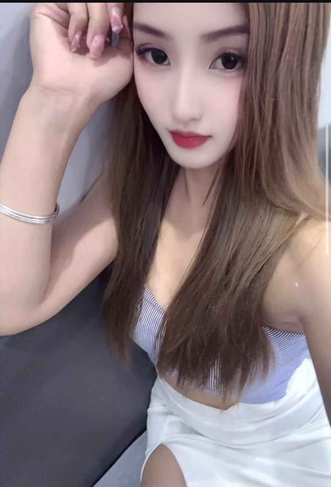花都妖艳美女佳佳