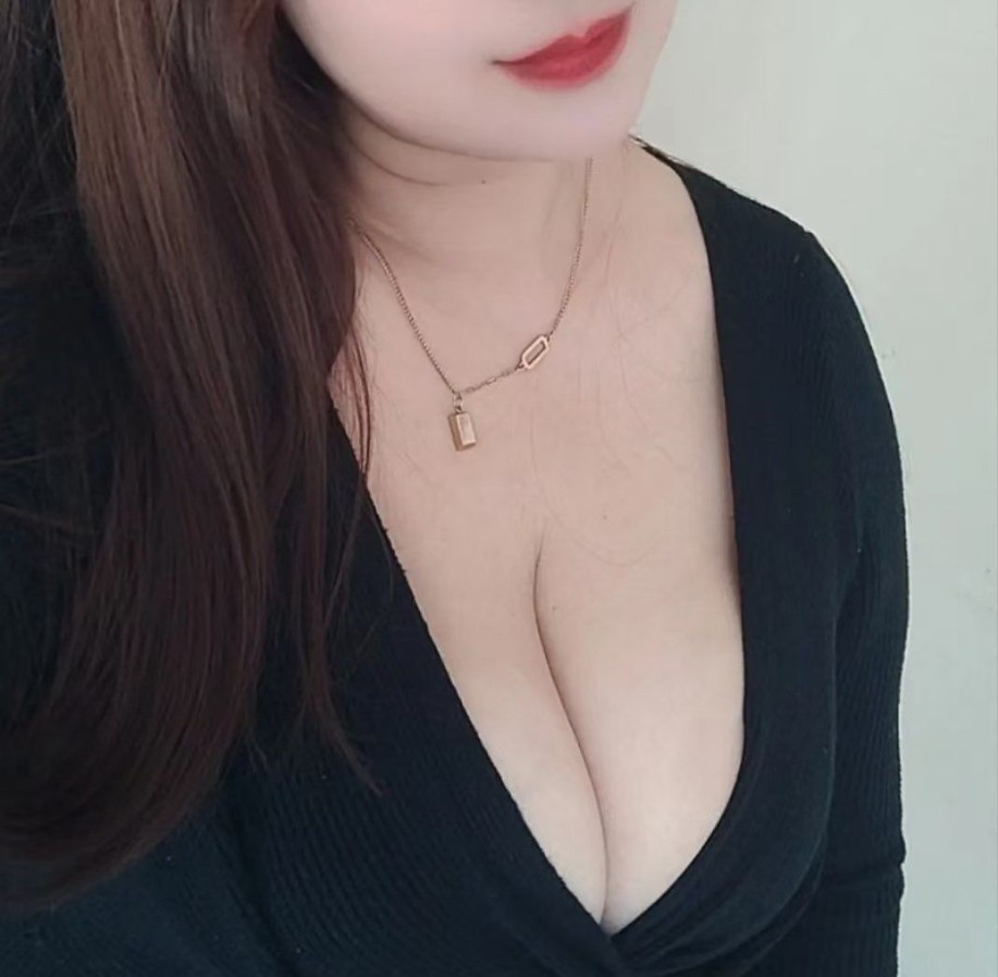 丰满肥臀御姐