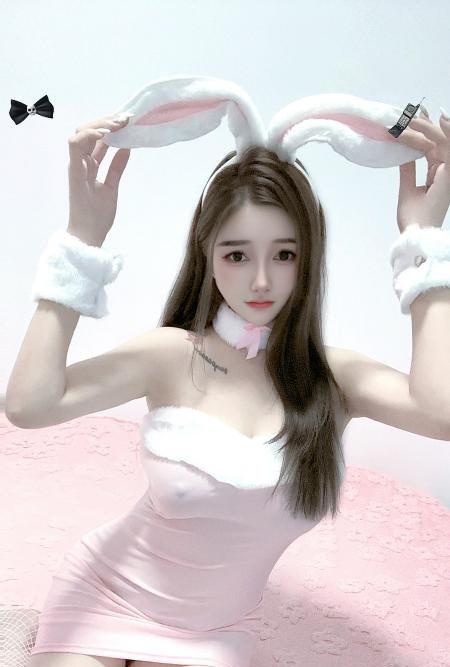 吴中性感美少女