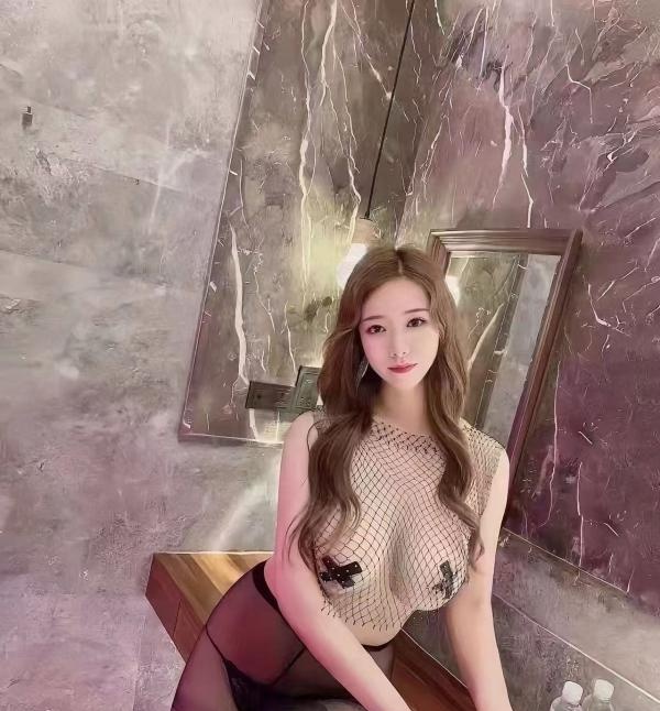 E罩杯欧美身材骚妇