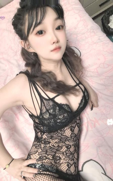 临平大波翘臀骚货