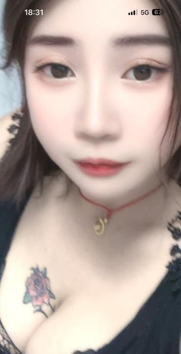 大屁股骚熟女双飞