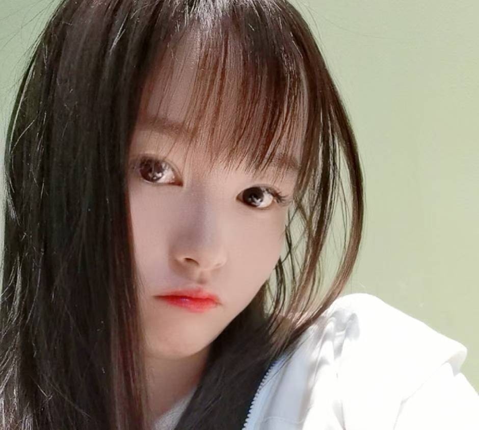 万达娇小妹妹