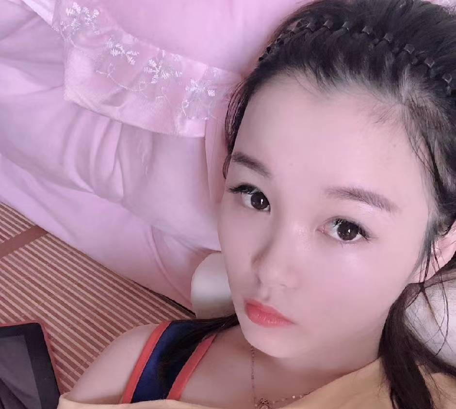 万达娇小妹妹