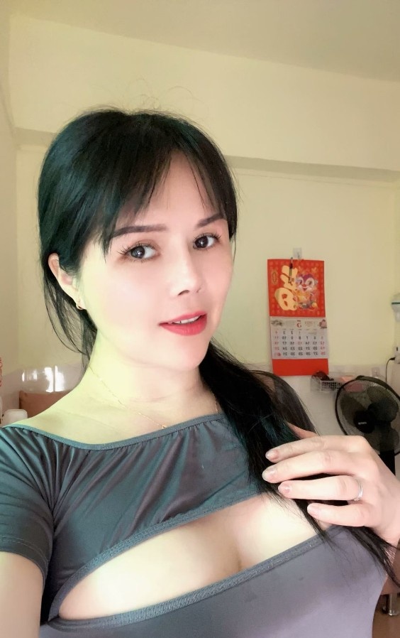 光明少妇
