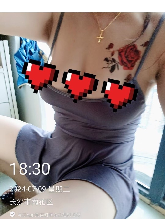 轻熟小姐姐丝袜服务多