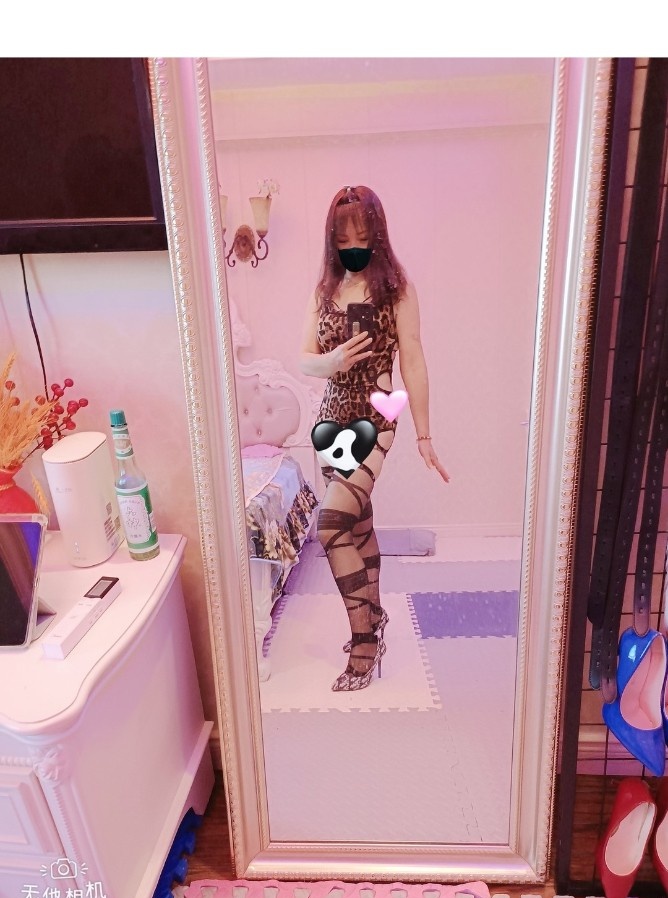 轻熟小姐姐丝袜服务多