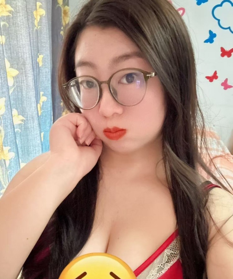 可野战车震小骚妇