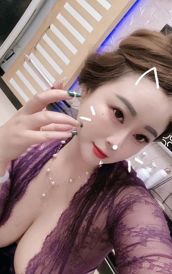五里山天街大胸少妇