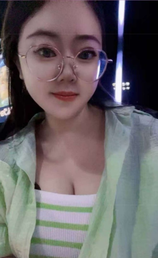 光谷巨乳琦琦