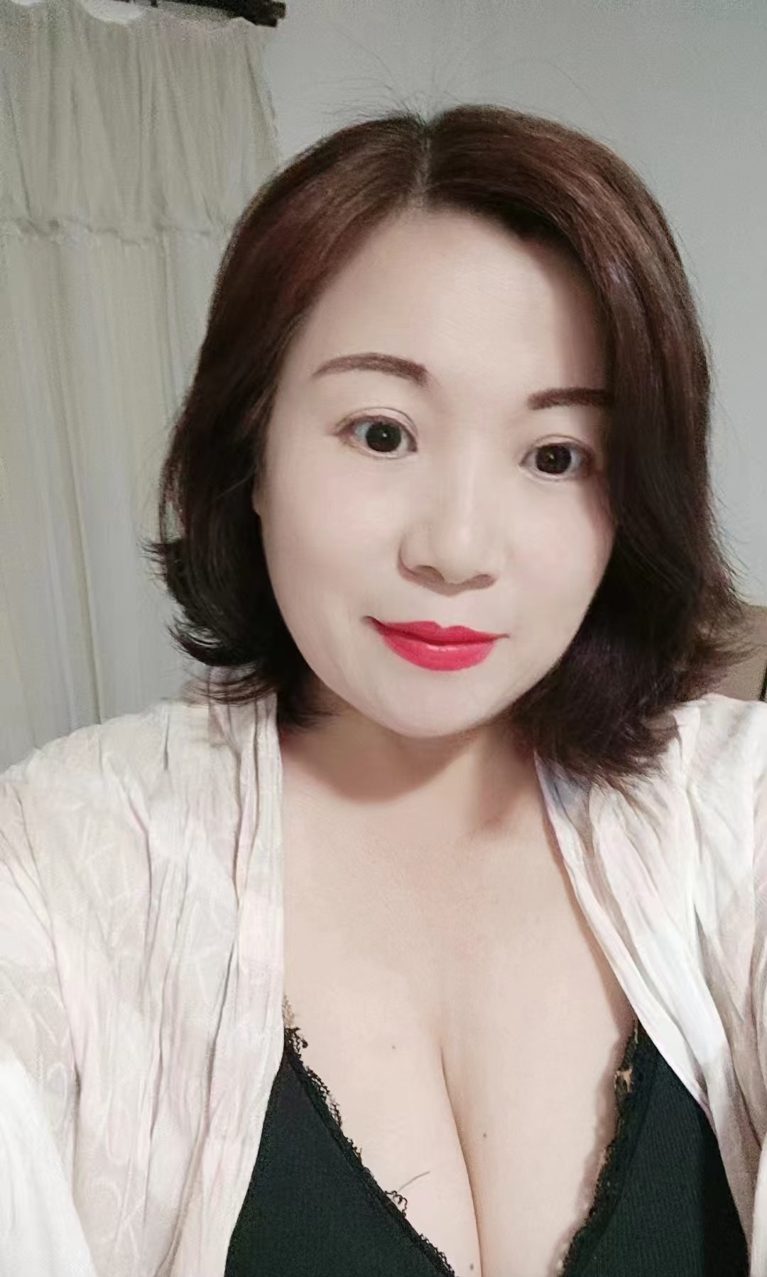 腋毛旺盛的熟女