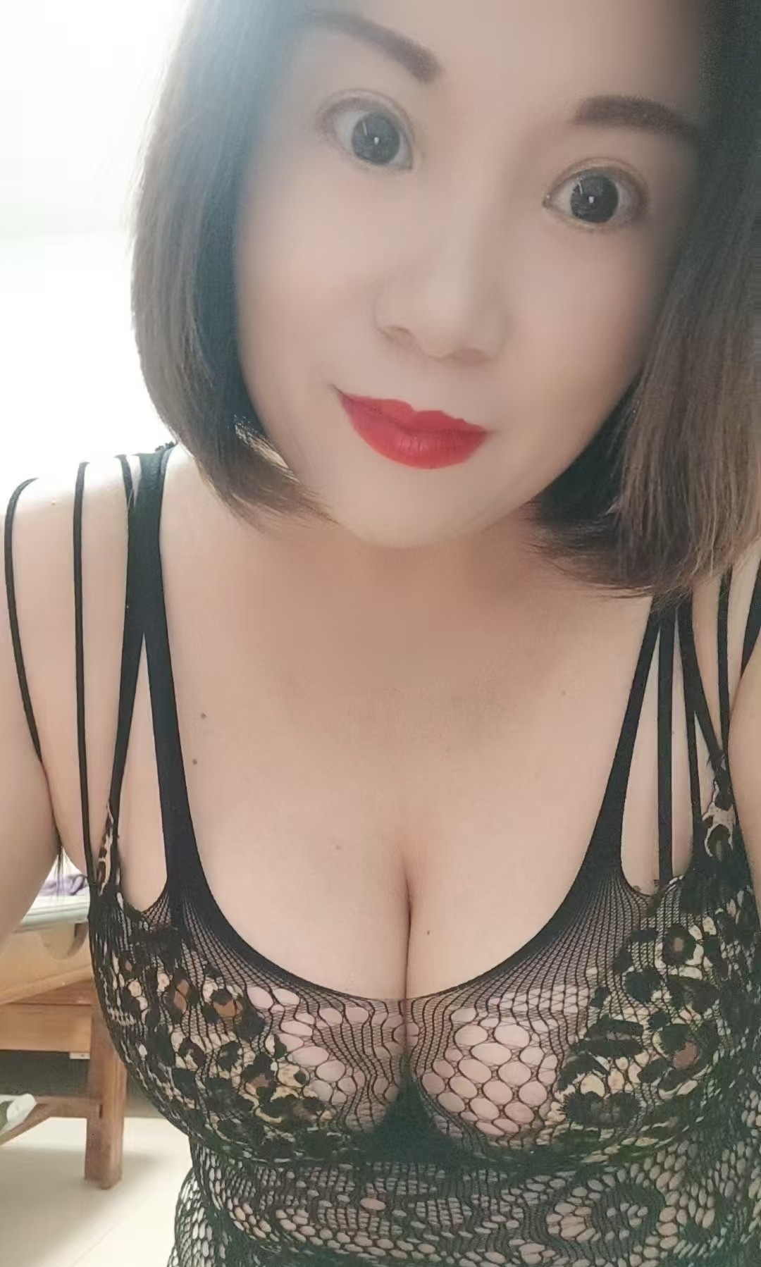 腋毛旺盛的熟女