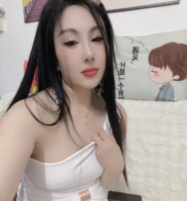 闷骚舌吻欣欣