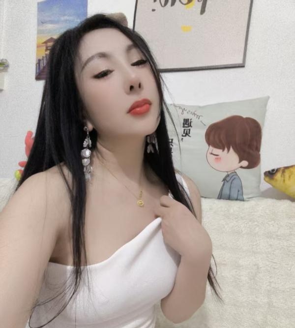 闷骚舌吻欣欣