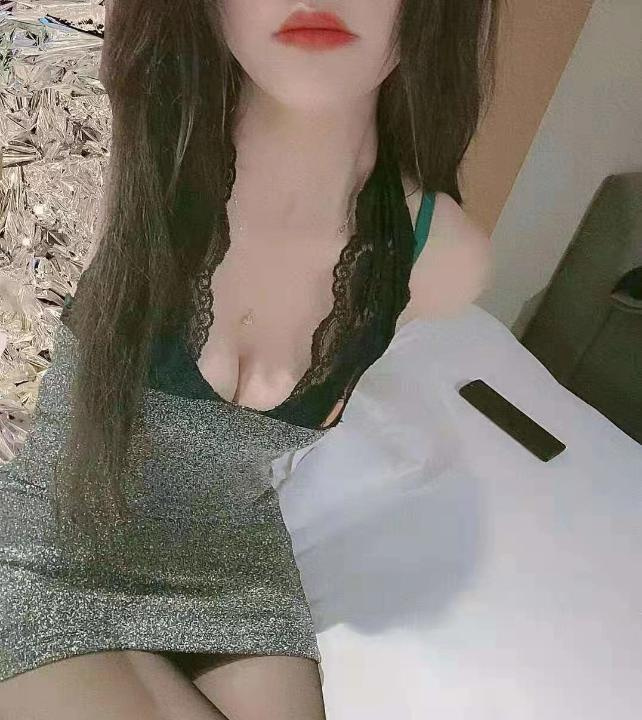 西咸三桥苗条美女