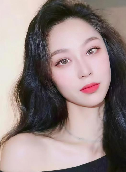 白嫩大奶迷人少妇