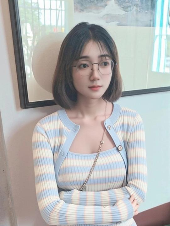 眼镜少妇野子