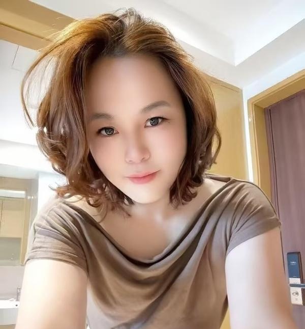 纯莞式夹b小骚妇