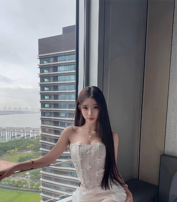 翘臀颜值女友系老师