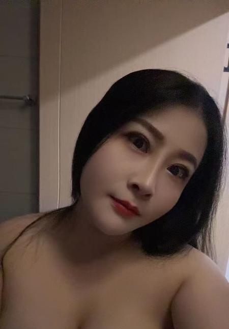 体验胸器美女