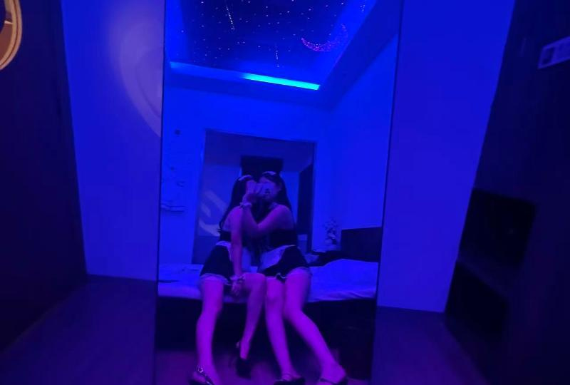 00后中项点点和吖吖