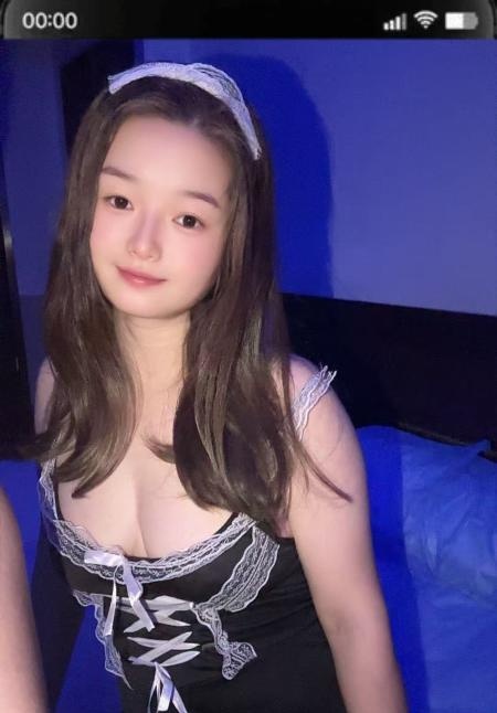 00后中项点点和吖吖