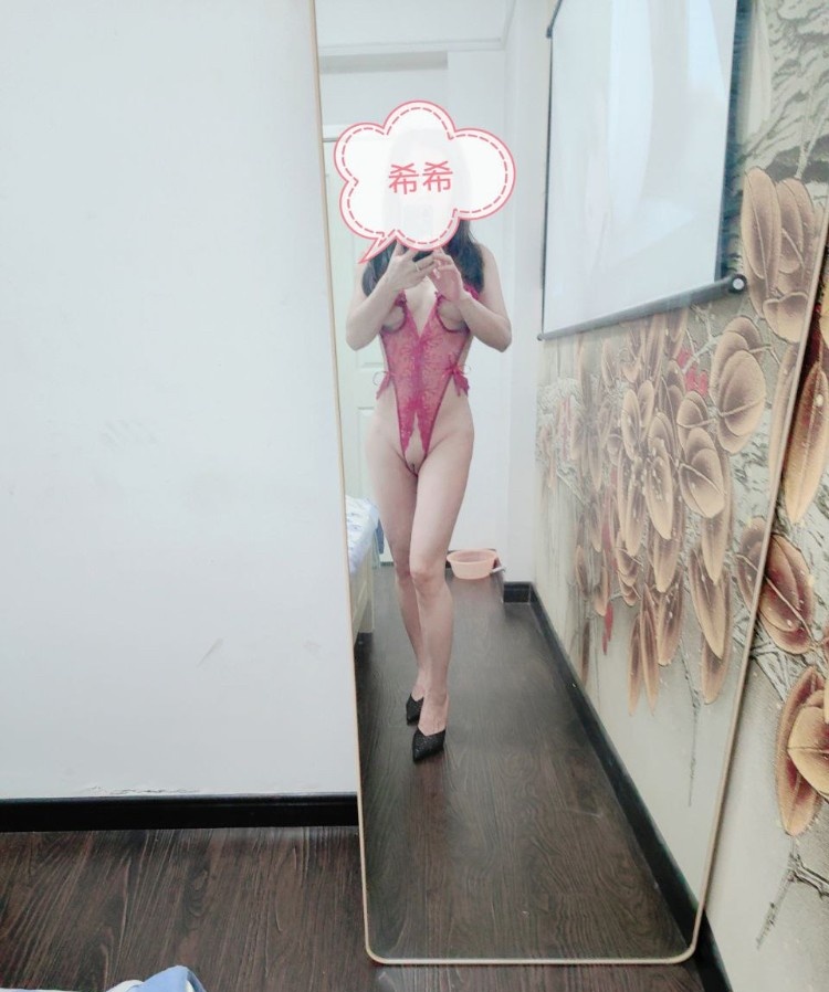 包子哔哔骚希希
