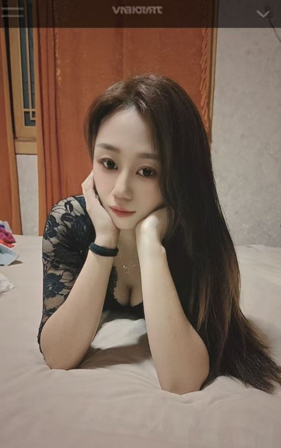 00后嫩妹