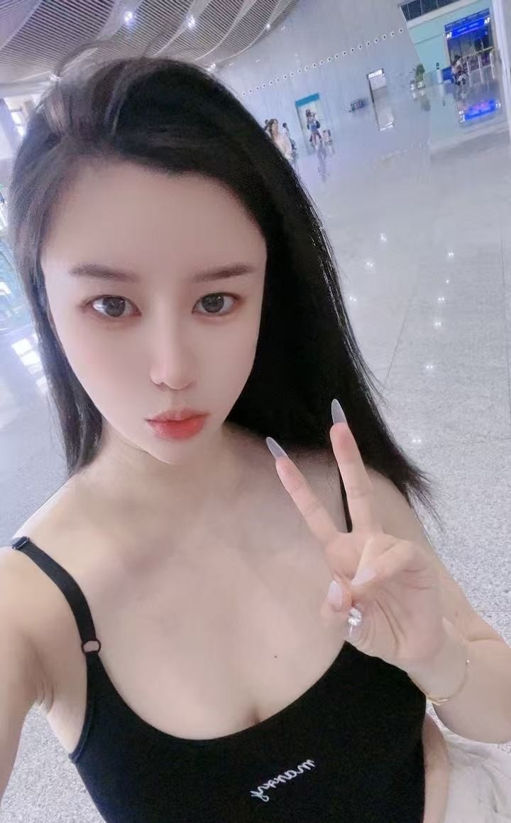 魔鬼身材小可欣