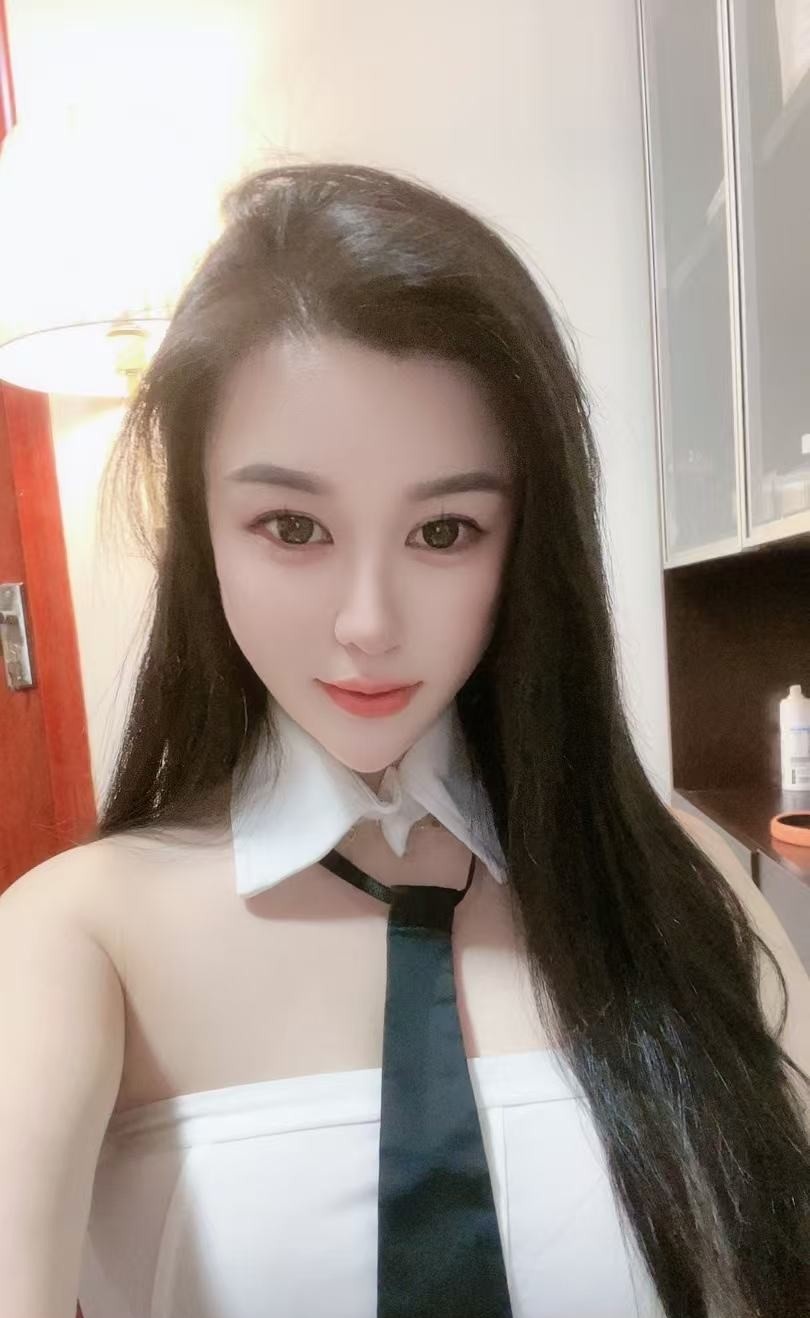 魔鬼身材小可欣