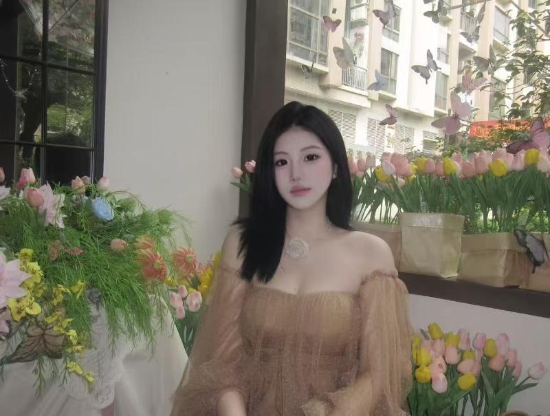福田长腿大胸嫩妹