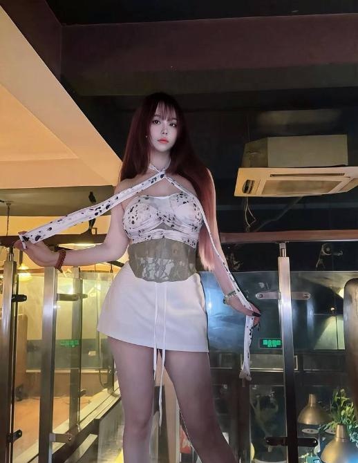 丰乳肥臀情趣诱惑馨菲