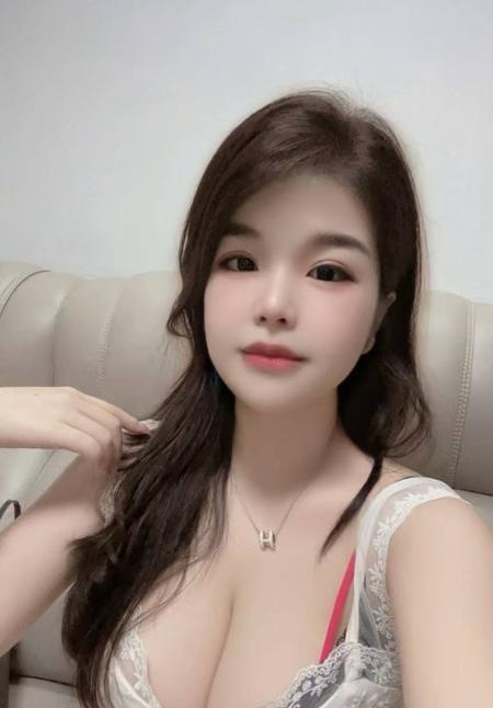 海珠巨乳颜值女友