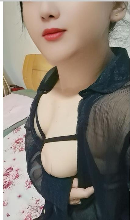 骚气大胸肥臀离异少妇