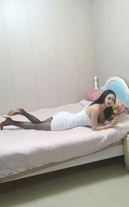 白蛇骚妇甜甜