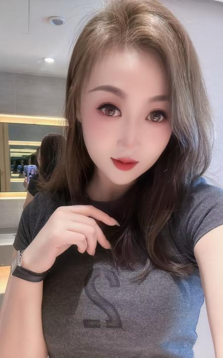 丰满的小嫂子