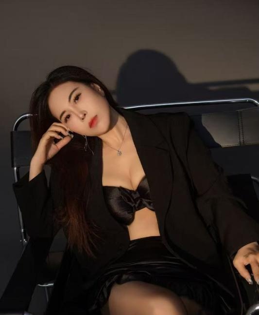 白云邻家姐姐