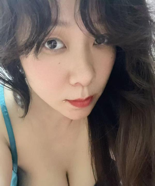 中大项双飞巨乳两闺蜜