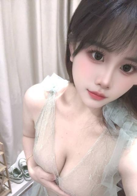 拱墅肤白大胸器咪咪