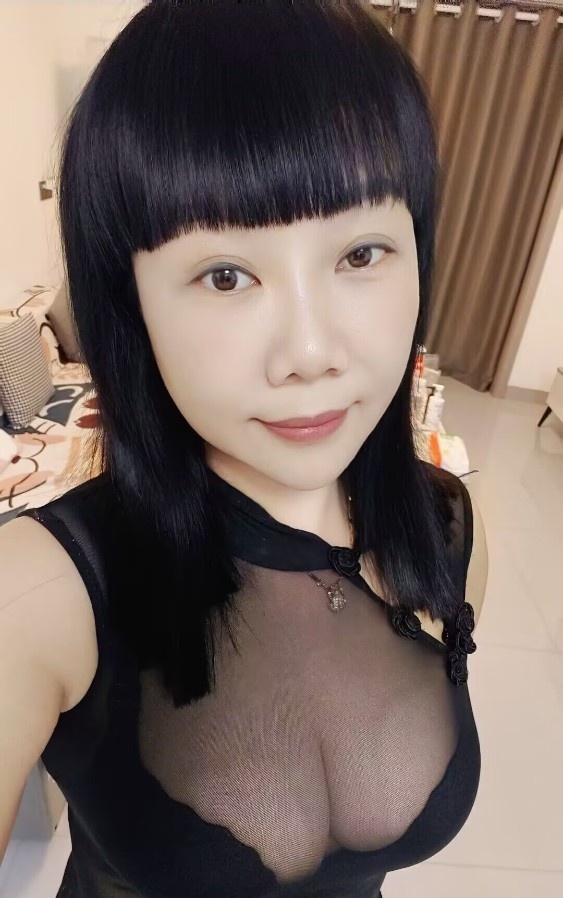 南宁市能体验莞式服务泄火大奶骚妈妈