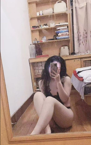 大胸情趣嫩妹妹