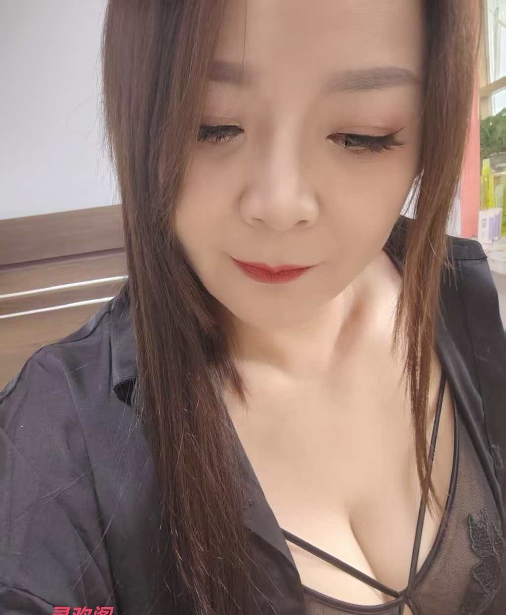 领居家的小少妇