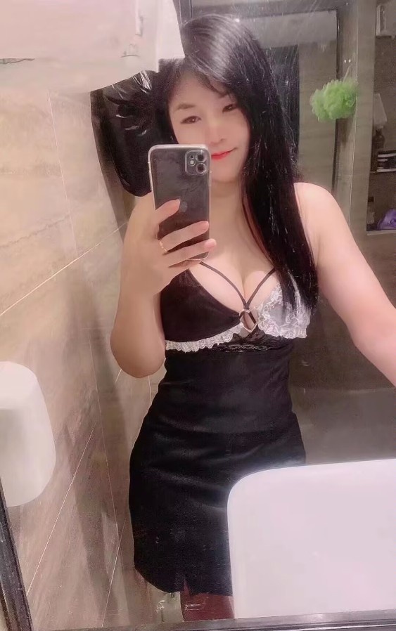 性感肤白大胸妹娜娜