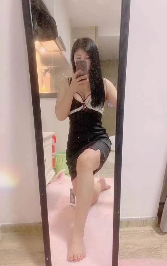 性感肤白大胸妹娜娜