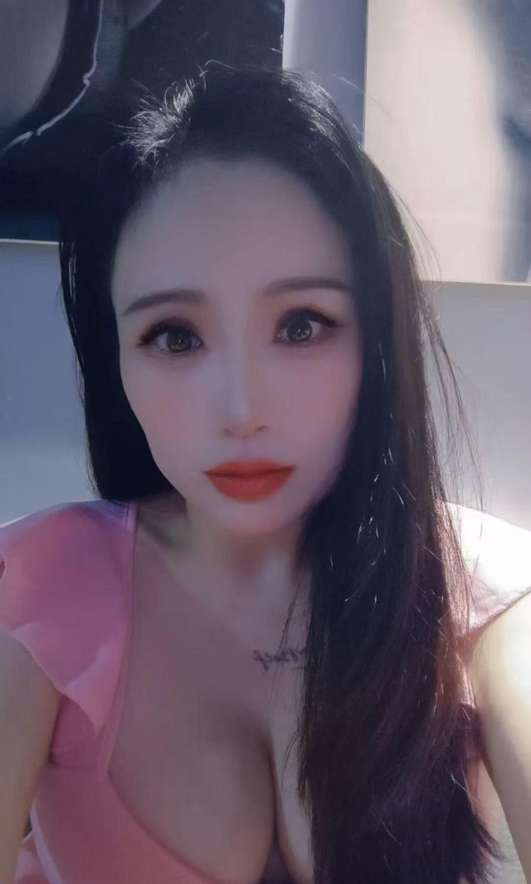 坪山美乳燕子