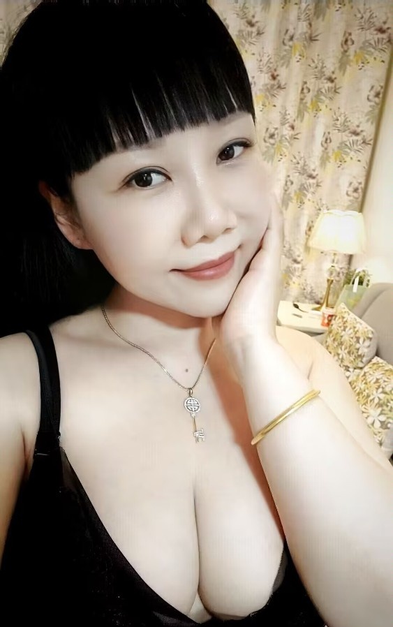 南宁市西乡塘区莞式服务巨乳骚嫂子